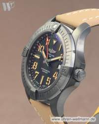 Breitling Avenger Automatic GMT 45 Night Mission Taucheruhr