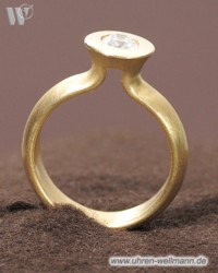 Bunz Gelbgold Ring mit Diamant 