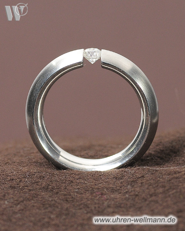 Bunz Platin Ring mit Diamant 