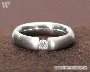 Bunz Platin Ring mit Diamant 