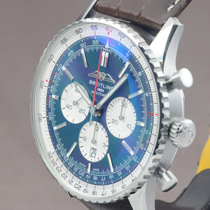 Breitling NavitimerB01Chronograph46 2 5364.jpg