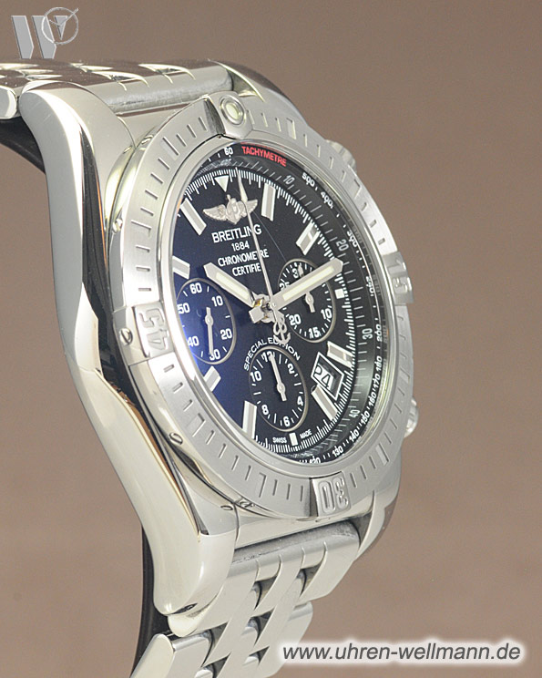 Breitling Chronomat 44 breitling chronomat 44 4 5325.jpg