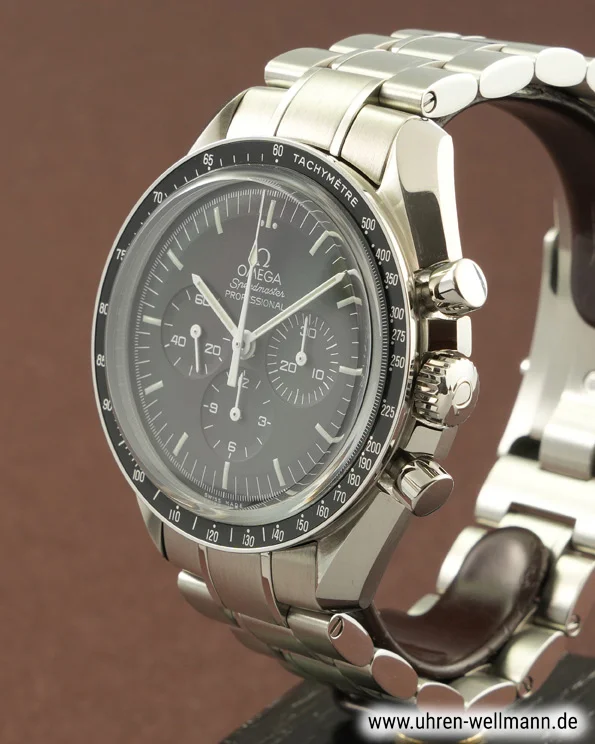 Omega Speedmaster 311.30.42.30.01.006 – Kaliber 1863, Saphirglasboden omega speedmaster 31130423001006 5505